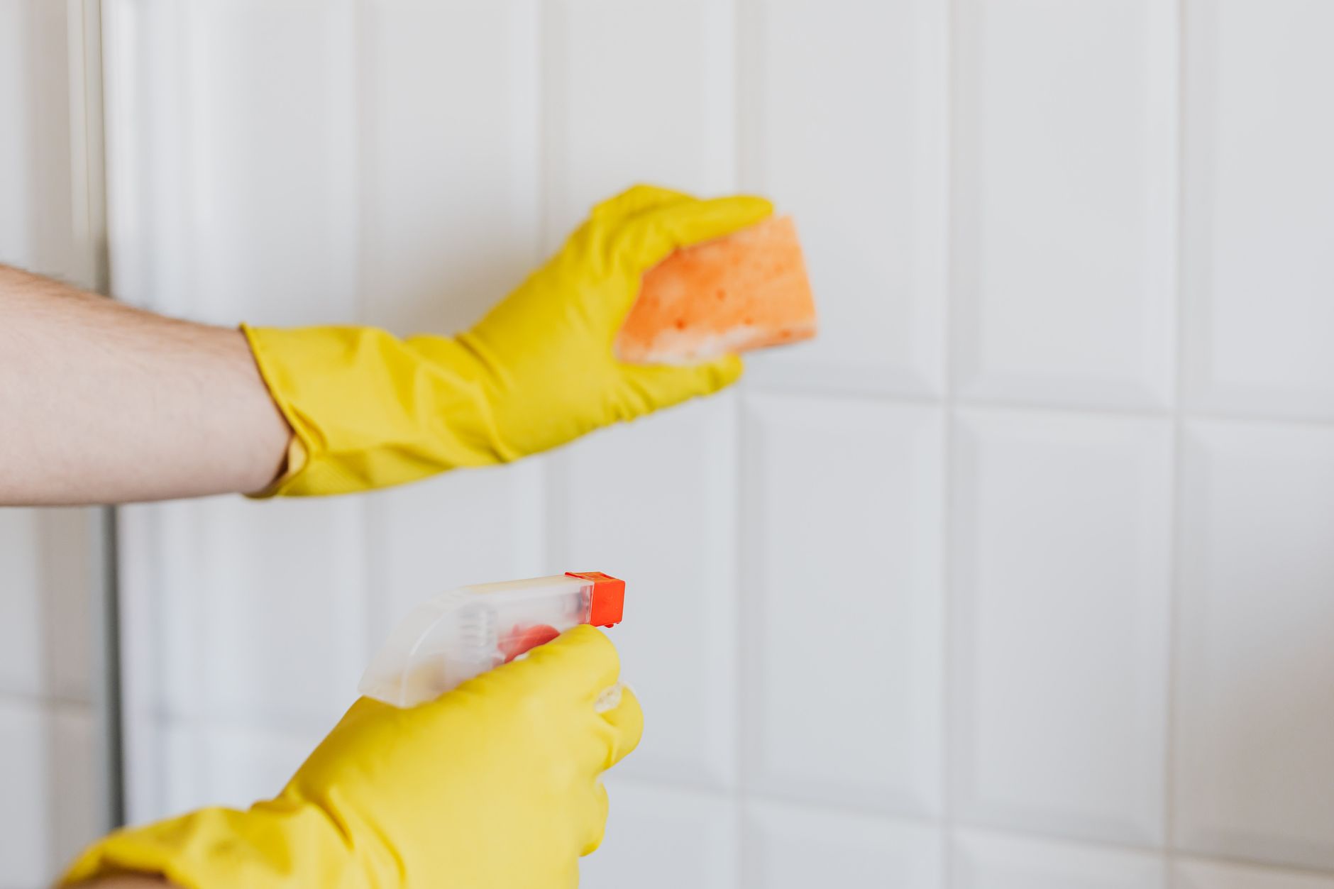 Promo jasa cleaning service akhir tahun diskon spesial rumah bersih berkilau menyambut tahun baru.