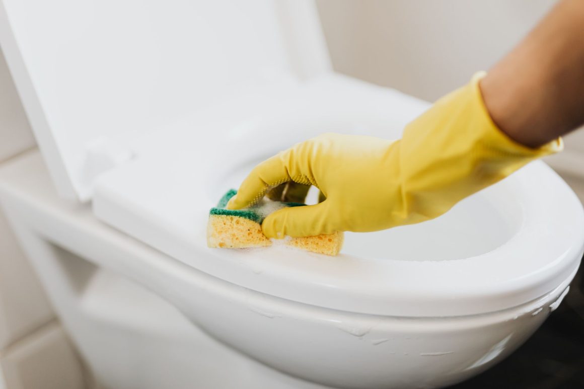 tips-menjaga-kebersihan-toilet-kantor-padat-4239036 Tips Menjaga Kebersihan Toilet Kantor Padat untuk Mencegah Penyakit