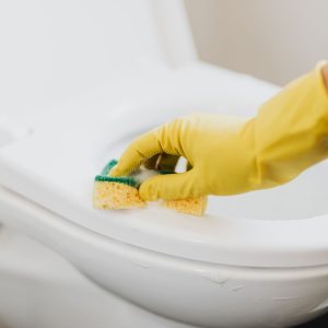 tips-menjaga-kebersihan-toilet-kantor-padat-4239036 Tips Menjaga Kebersihan Toilet Kantor Padat untuk Mencegah Penyakit