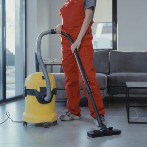 cara-membedakan-jasa-cleaning-profesional-dan-6195275 Penerapan K3 cleaning service untuk keselamatan kerja petugas kebersihan profesional