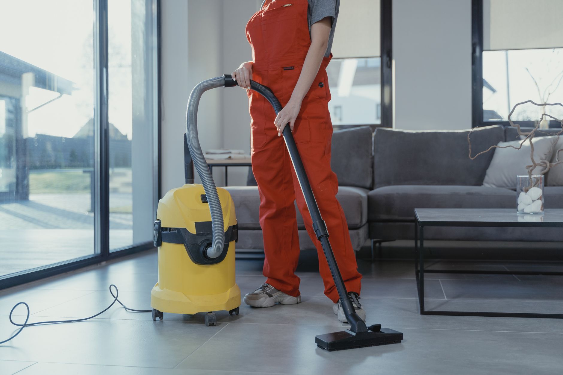 Jasa cleaning service terbaik di Solo, layanan kebersihan profesional untuk rumah dan kantor.