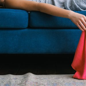 berapa-lama-sofa-kering-setelah-dicuci-7513213 Berapa Lama Sofa Kering Setelah Dicuci? Ini Waktu & Solusinya